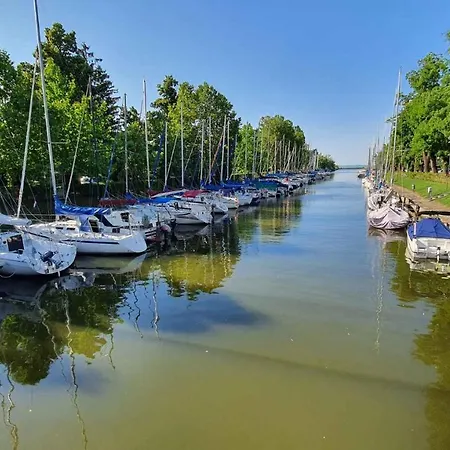 In Balatonmariafürdo 43119